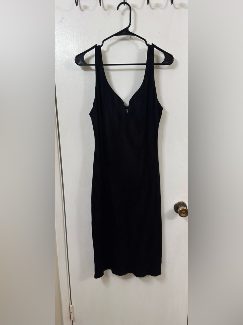 3 for $50 H&M Black Sleeveless V-Neck Midi Dress